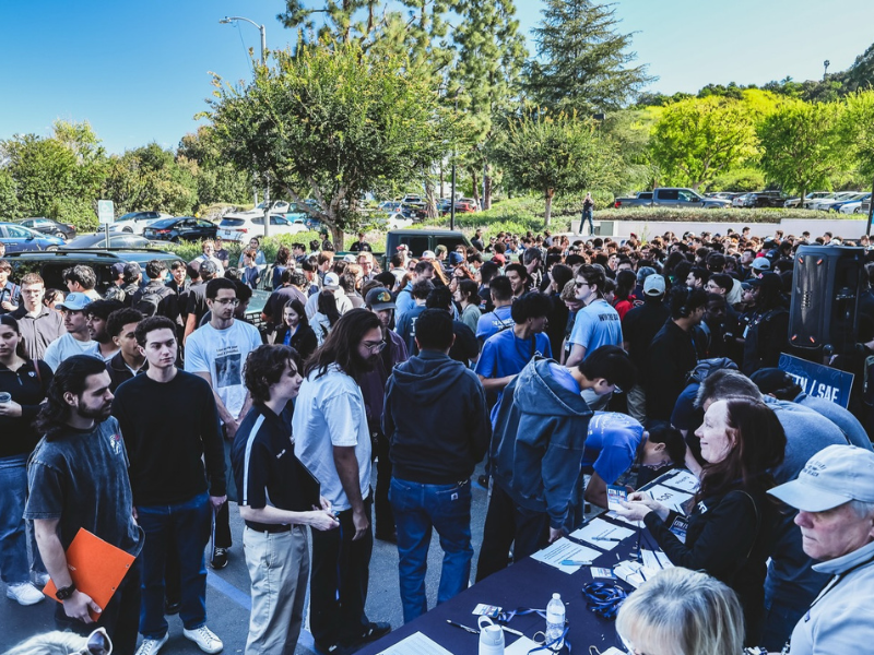 ETTN student fair crowd