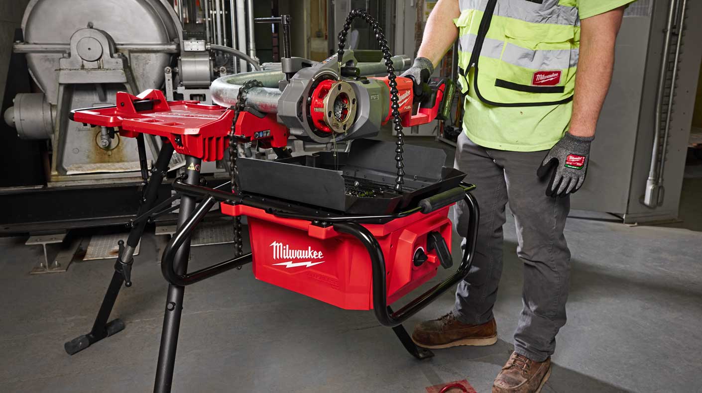 The Milwaukee Tool M18 brushless pipe threading oiler.