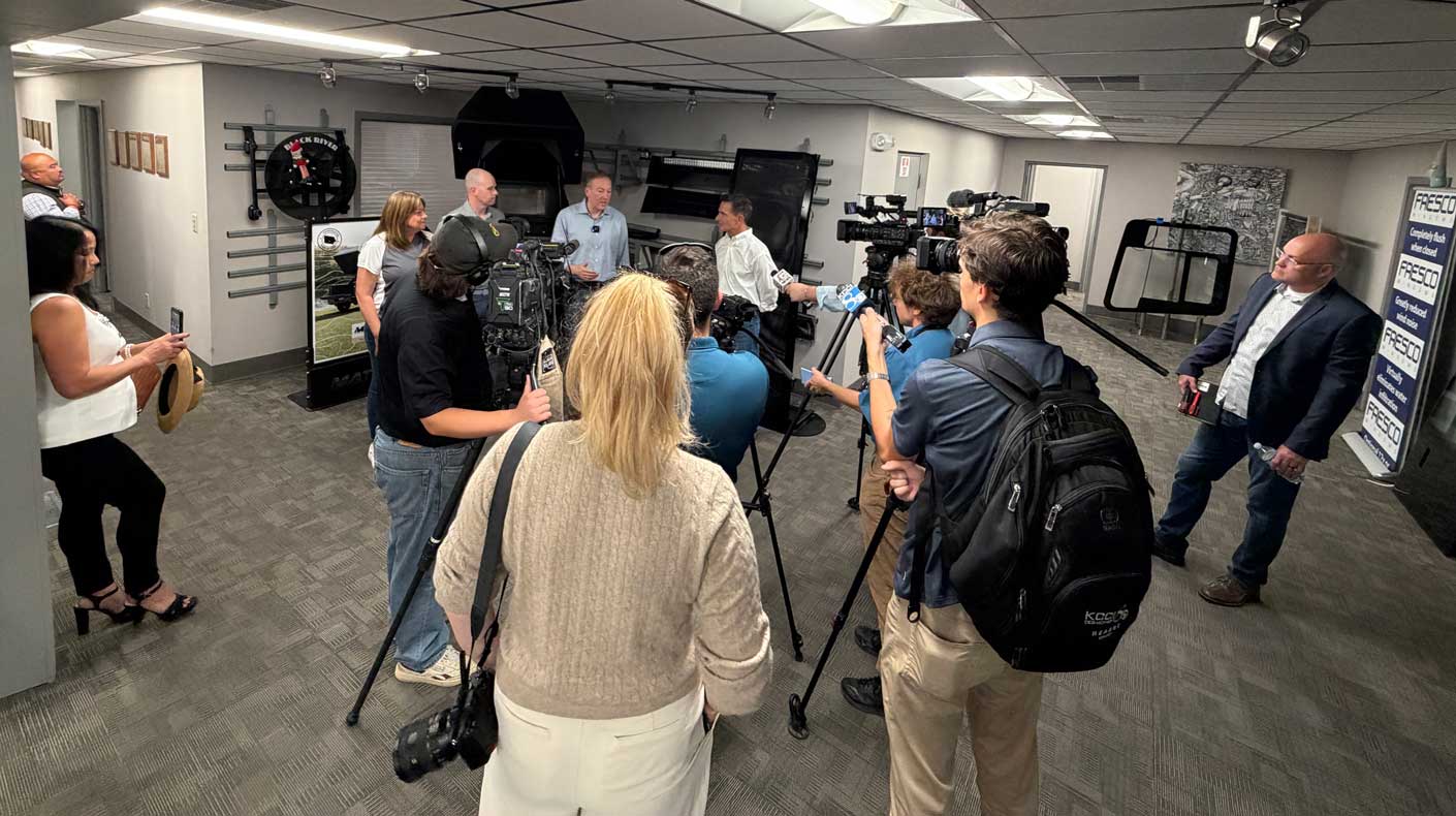 Lee Zeldin visits Summit Products in Iowa