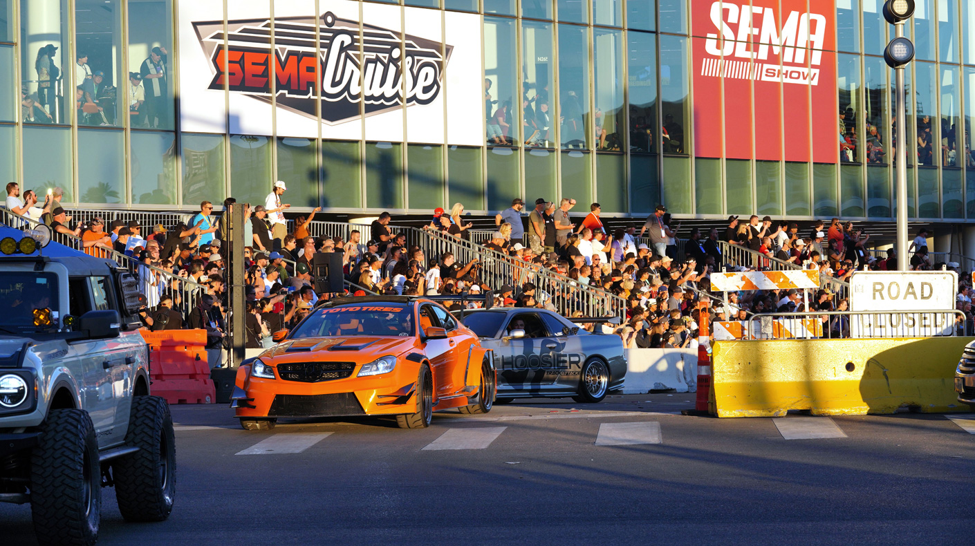 Crowds line the streets SEMA Cruise