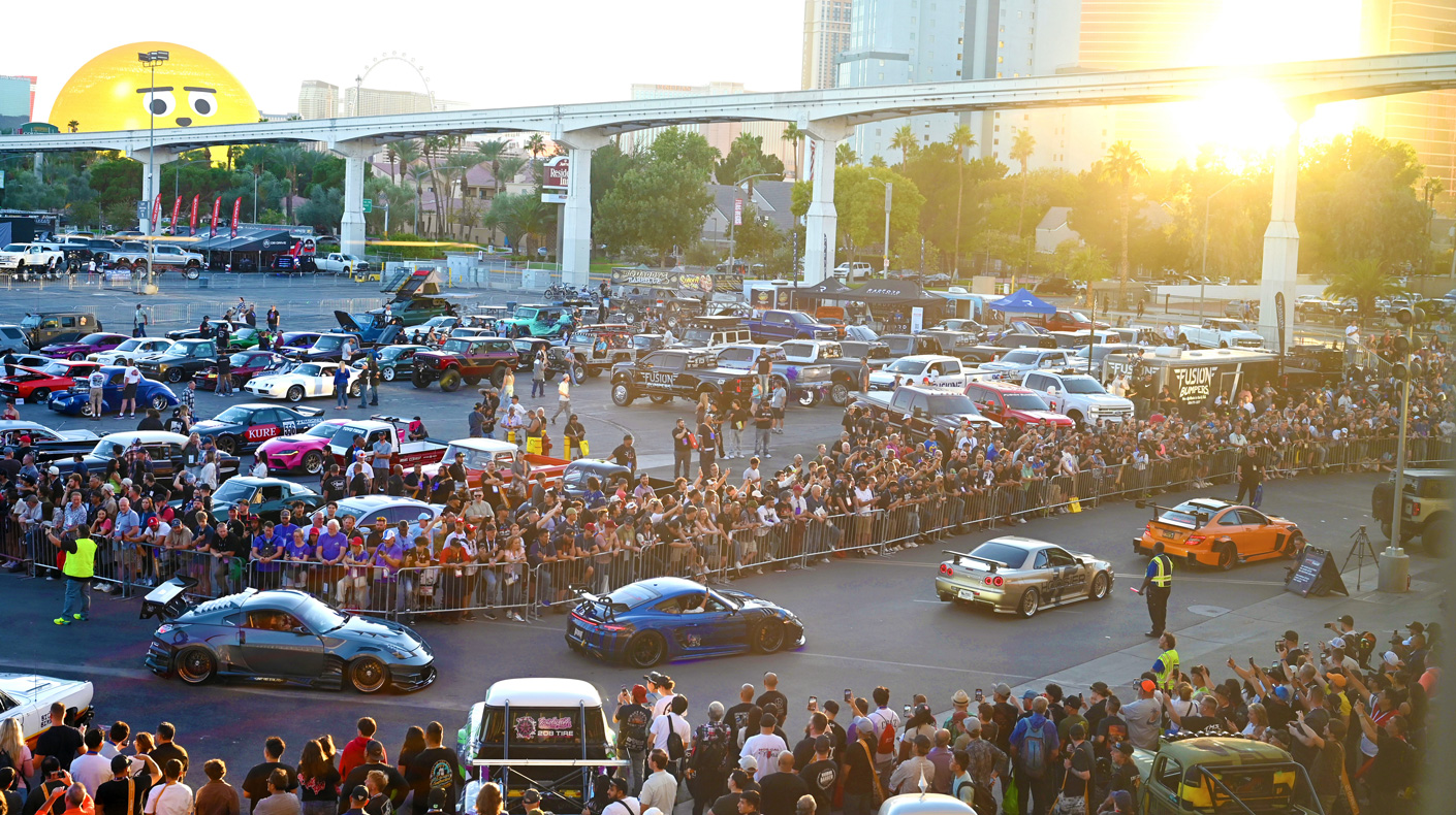Crowds line the streets SEMA Cruise