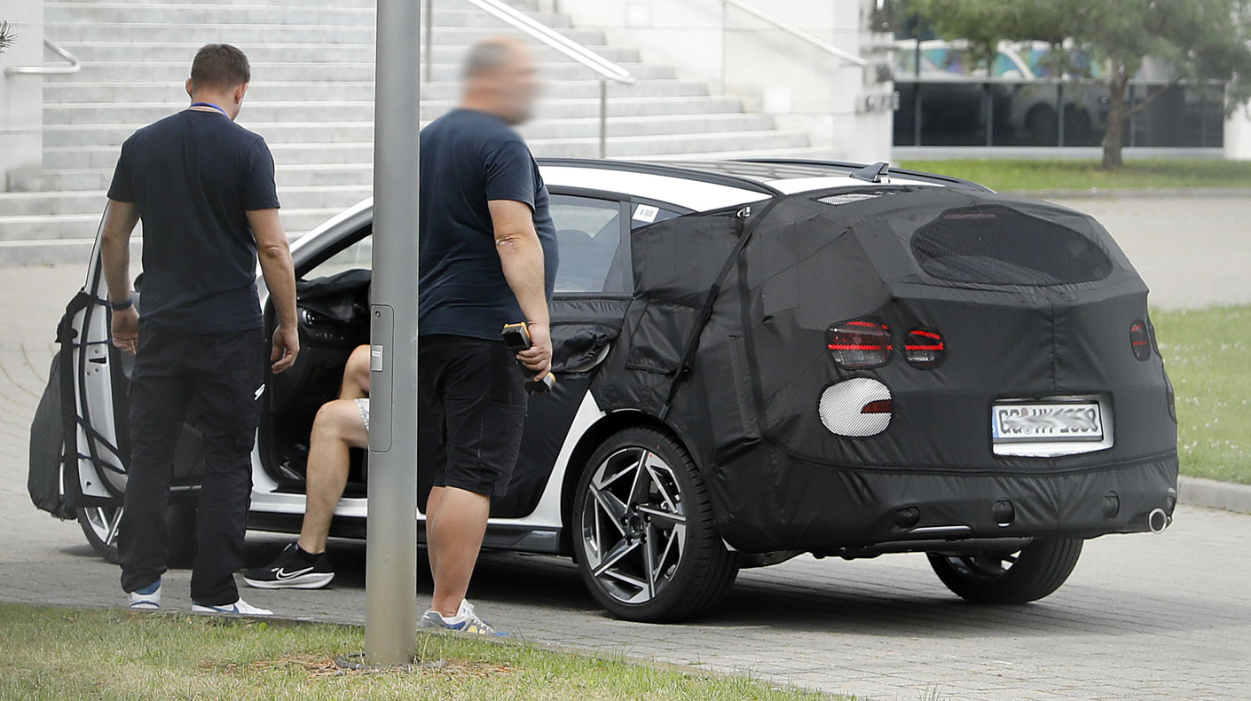 Hyundai i30 spy shots