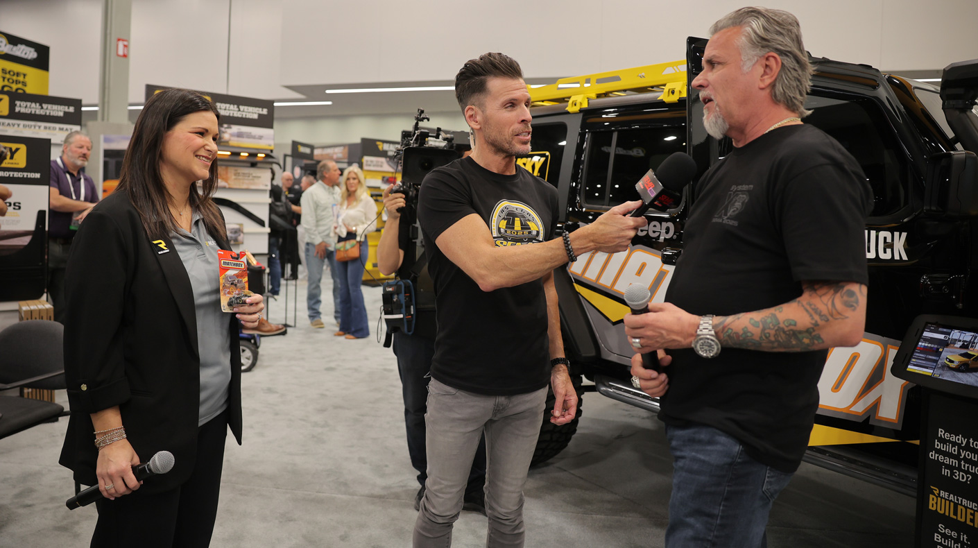Crowds and demos at 2025 SEMA Show