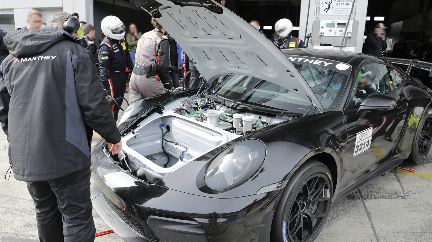 An image of the camouflaged Porsche 911 GT4.