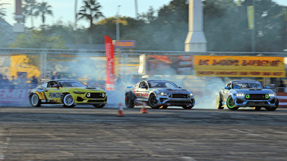 SEMA Show drifting demo