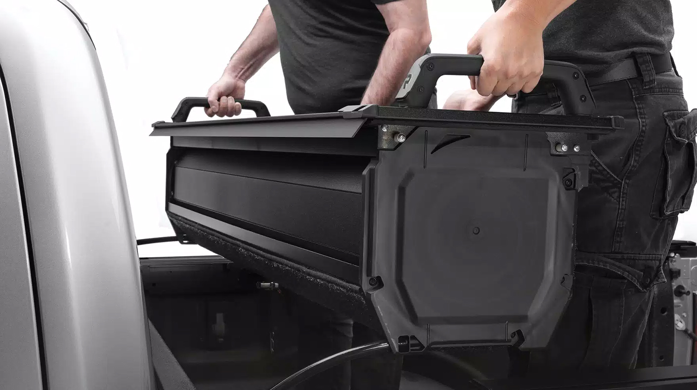 RealTruck FRC-4000 Retractable Bed Cover.
