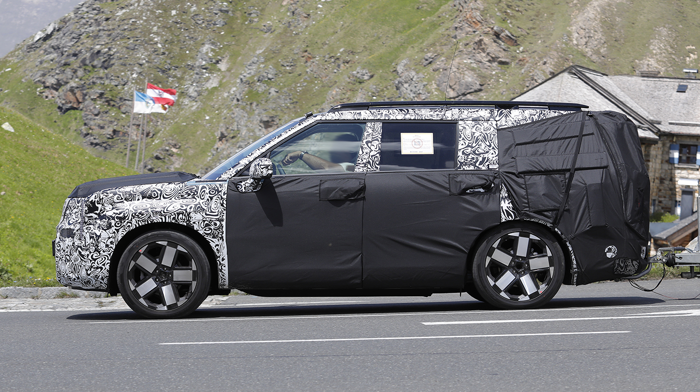 Hyundai Santa Fe facelift prototype.