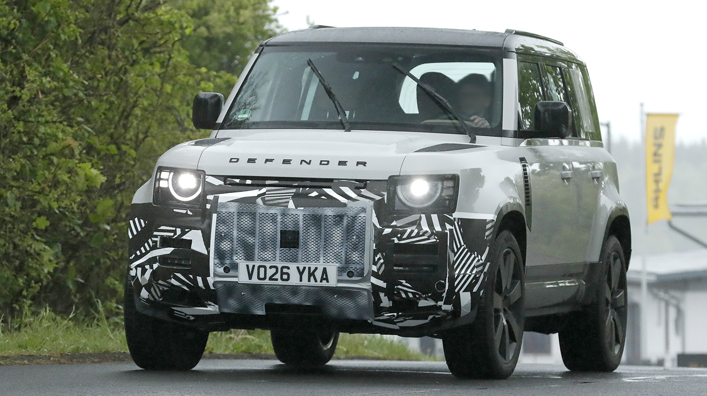 Spy Shot of the Land Rover Defender.