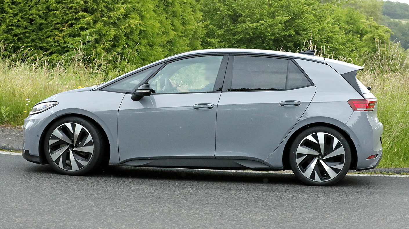 A prototype of the new VW ID.3 Neo GTX testing.